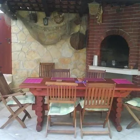 In Okrug Gornji Mit Grosser Terrasse Holiday home Trogir