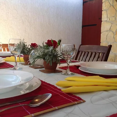 Mit Garten, Grill Und Terrasse Holiday home Trogir