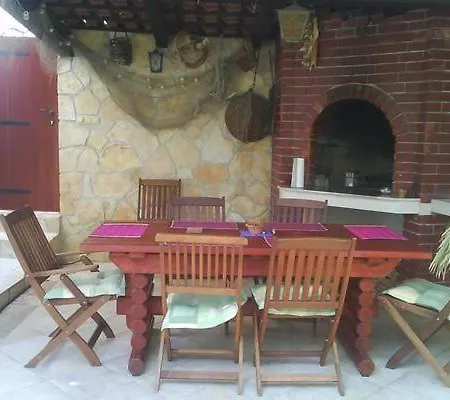 Holiday home Mit Garten, Grill Und Terrasse