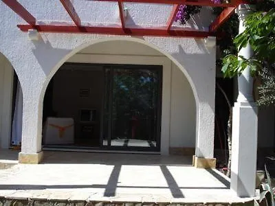 Mit Garten, Grill Und Terrasse